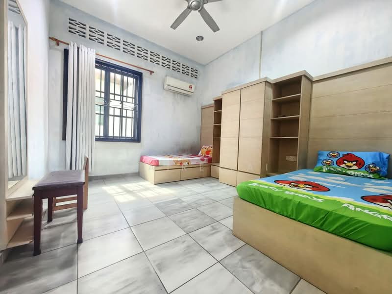 Bungalow for Rent in Kelapa Sawit (Kulai) - Claire Lai - Bedroom - PropertyGuru.com.my