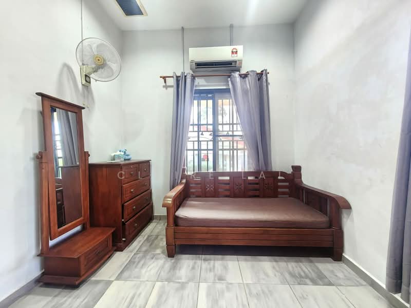 Bungalow for Rent in Kelapa Sawit (Kulai) - Claire Lai - Bedroom - PropertyGuru.com.my
