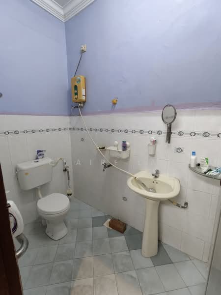 2-storey Terraced House for Rent in Taman Mewah (Kulai) - Claire Lai - Bathroom - PropertyGuru.com.my
