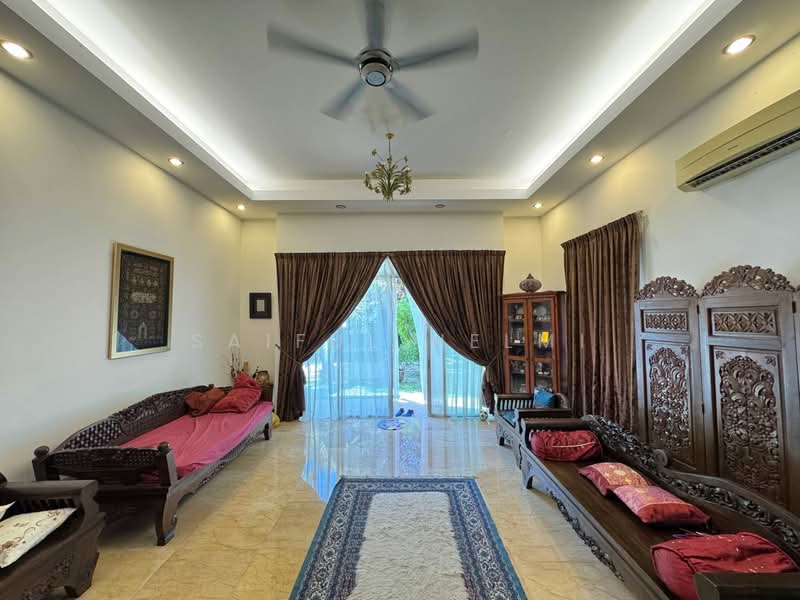 Bungalow for Sale in Setia Eco Park (Setia Alam) - SAIFUL HELMI - Living Room - PropertyGuru.com.my