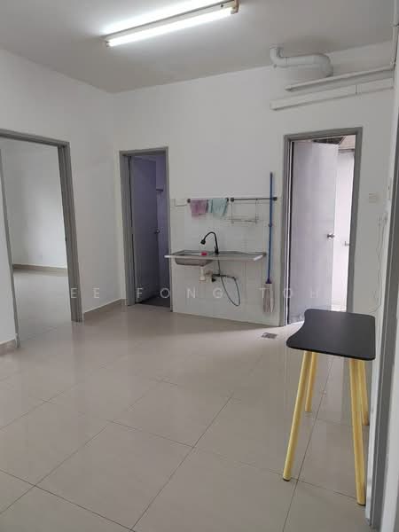 Service Residence for Sale at SuriaMas Suites - Ee Fong Toh - Kitchen - PropertyGuru.com.my