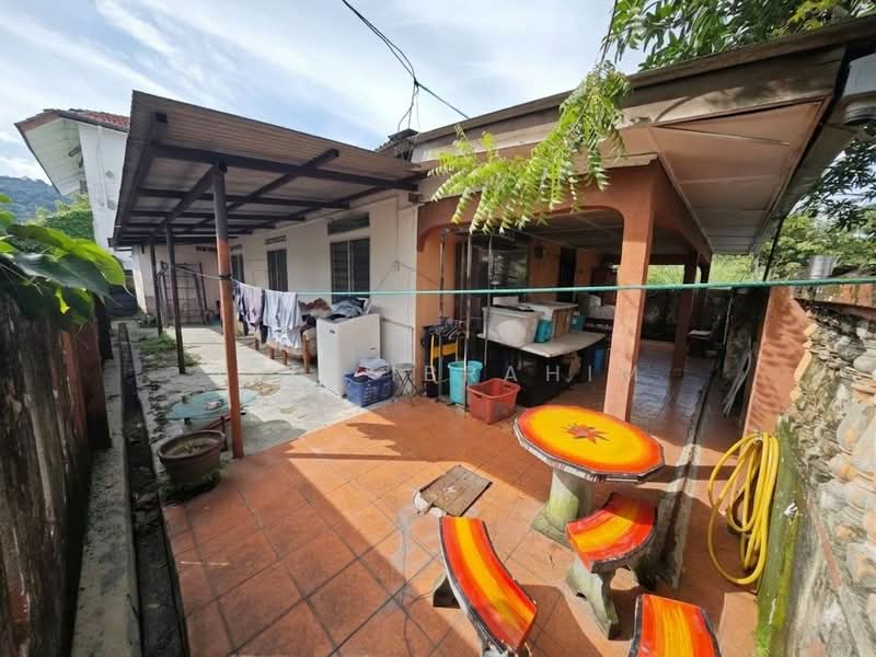 Bungalow for Sale in Kampung Bendahara (Selayang) - Azli Ibrahim - Exterior - PropertyGuru.com.my