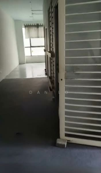 Shop / Office for Rent in Taman Tasik Damai (Sungai Besi) - Dan Lo - Corridor - PropertyGuru.com.my