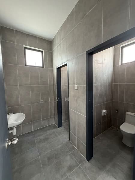Factory for Rent in Eco Business Park 1 (Johor Bahru) - Jimmy . - Bathroom - PropertyGuru.com.my