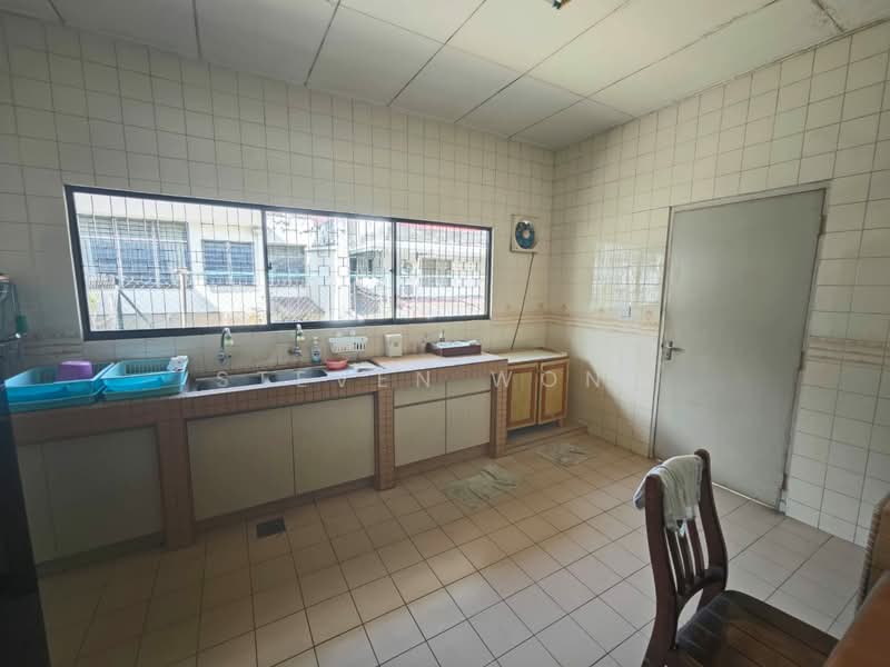 Rumah Teres 2 Tingkat untuk Dijual di Taman Desa (Kuala Lumpur) - Steven Wong - Kitchen - PropertyGuru.com.my
