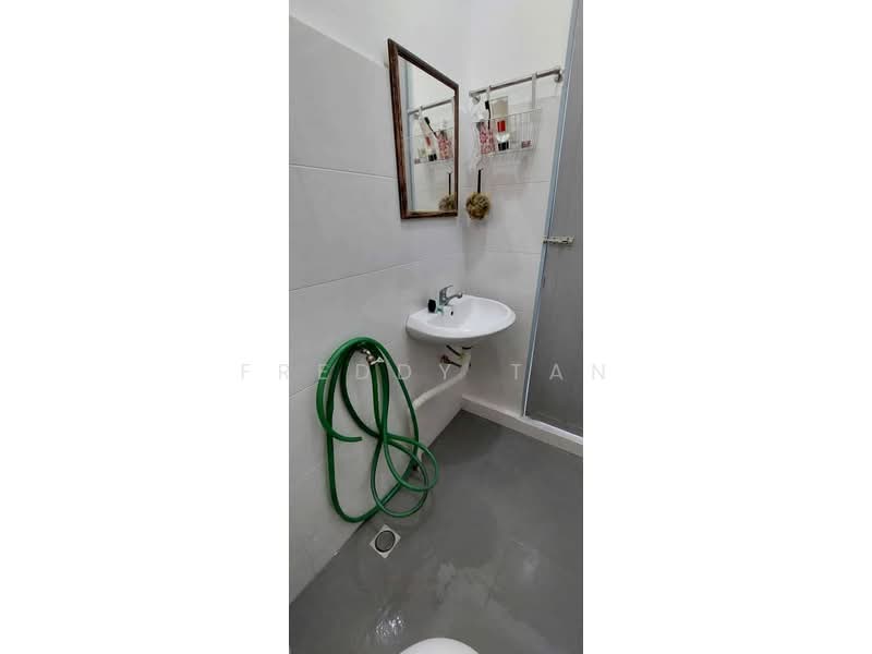 Pangsapuri untuk Disewa di Eastern Court - Freddy Tan - Bathroom - PropertyGuru.com.my