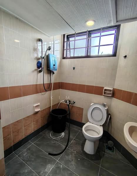 Condominium for Rent at Kondominium Tanjung Puteri - Kim . - Bathroom - PropertyGuru.com.my