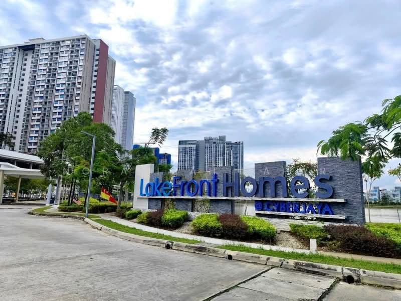 Kondominium untuk Dijual di Lakefront Homes - NoraFizah Gapar - Exterior - PropertyGuru.com.my