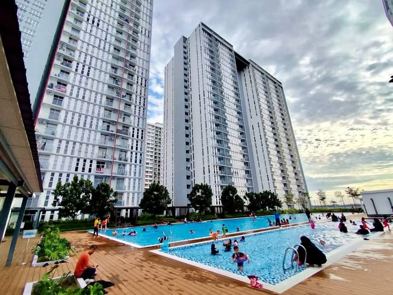 Kondominium untuk Dijual di Lakefront Homes - NoraFizah Gapar - Exterior - PropertyGuru.com.my