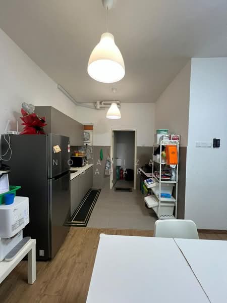 Kondominium untuk Dijual di Lakefront Homes - NoraFizah Gapar - Kitchen - PropertyGuru.com.my