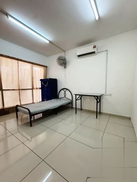 Bungalow for Rent in Taman Seri Jaromas (Jenjarom) - Elynn Chia - Bedroom - PropertyGuru.com.my
