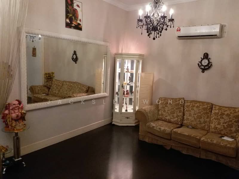 Kondominium untuk Disewa di Putra Indah Condominium - Jacksley Wong - Living Room - PropertyGuru.com.my