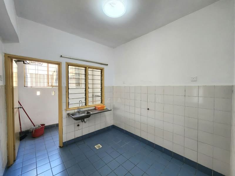Apartment for Sale at Melur Apartment - M.J Zairin - Kitchen - PropertyGuru.com.my