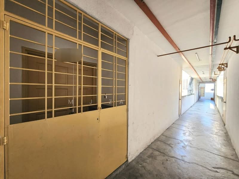 Apartment for Sale at Melur Apartment - M.J Zairin - Corridor - PropertyGuru.com.my