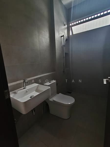 Rumah Kluster untuk Dijual di Austin Crest (Johor Bahru) - Jason Tan - Bathroom - PropertyGuru.com.my