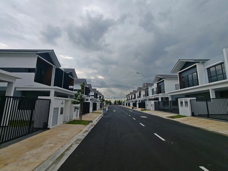 Rumah Kluster untuk Dijual di Austin Crest (Johor Bahru) - Jason Tan - Exterior - PropertyGuru.com.my