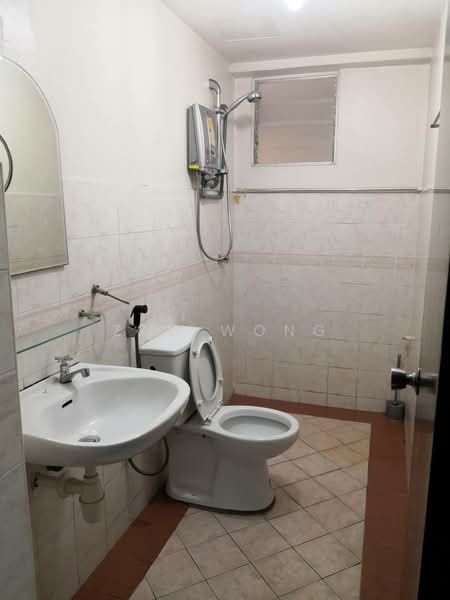 Pangsapuri untuk Dijual di Pelangi Heights - Zac Wong - Bathroom - PropertyGuru.com.my