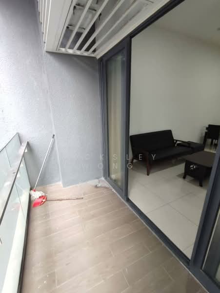 Servis Apartment untuk Dijual di The Elements - Jacksley Wong - Balcony - PropertyGuru.com.my