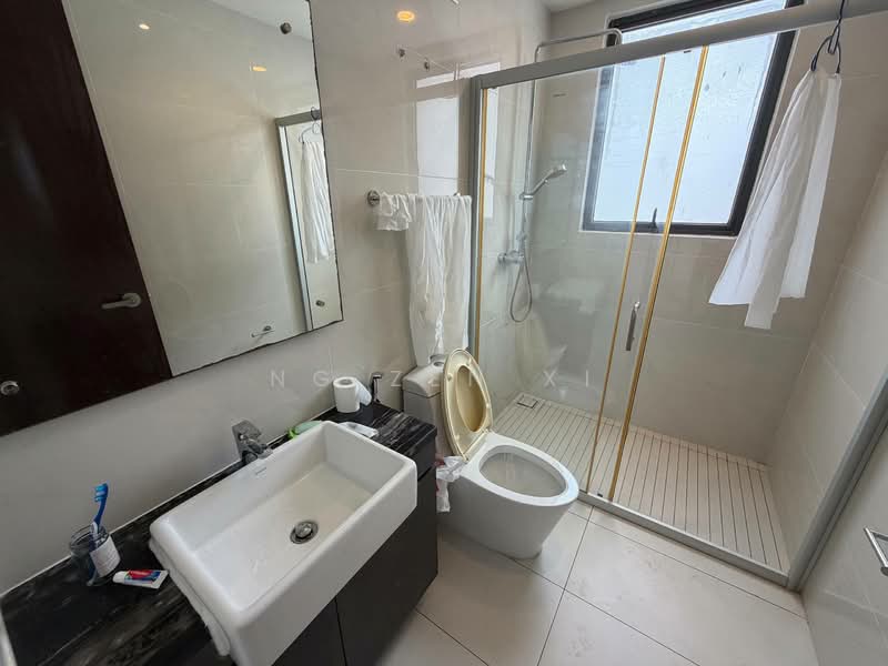 Kondominium untuk Dijual di Bay Laurel @ Country Garden Danga Bay - NG ZEN XI - Bathroom - PropertyGuru.com.my