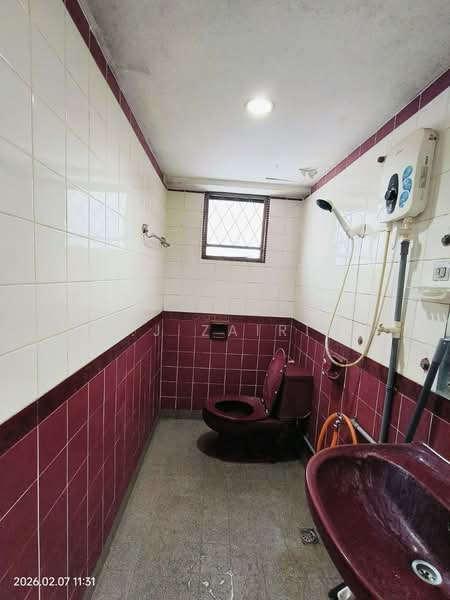 Condominium for Sale at Le Jardin Deluxe - M.J Zairin - Bathroom - PropertyGuru.com.my