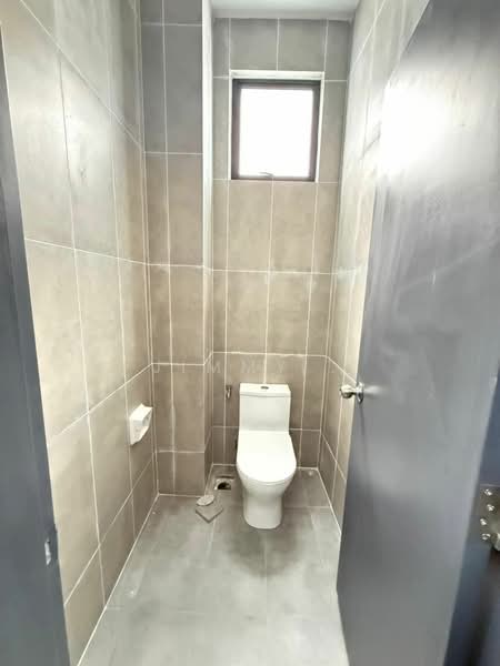 Factory for Rent in Eco Business Park 1 (Johor Bahru) - Jimmy . - Bathroom - PropertyGuru.com.my