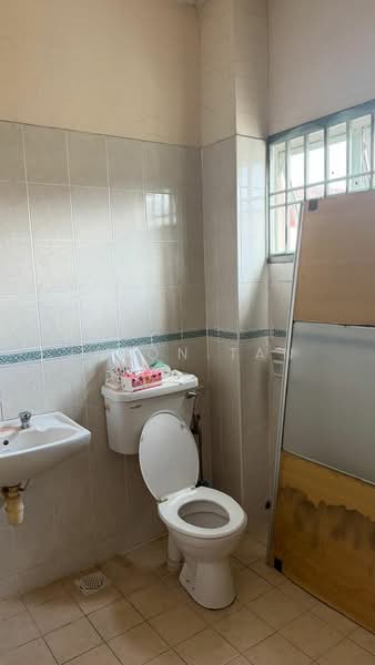 Rumah Teres 2 Tingkat untuk Dijual di Taman Impian Emas (Skudai) - Jason Tan - Bathroom - PropertyGuru.com.my