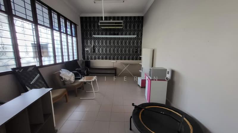 Bungalow for Sale in Taman Aun Say (Taiping) - Jennifer Ng - Living Room - PropertyGuru.com.my