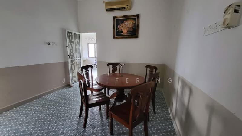 Bungalow for Sale in Taman Aun Say (Taiping) - Jennifer Ng - Dining Room - PropertyGuru.com.my