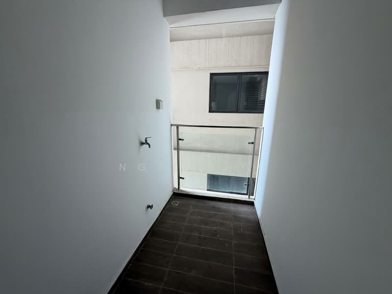 Kondominium untuk Dijual di Kings Bay @ Country Garden Danga Bay - NG ZEN XI - Balcony - PropertyGuru.com.my