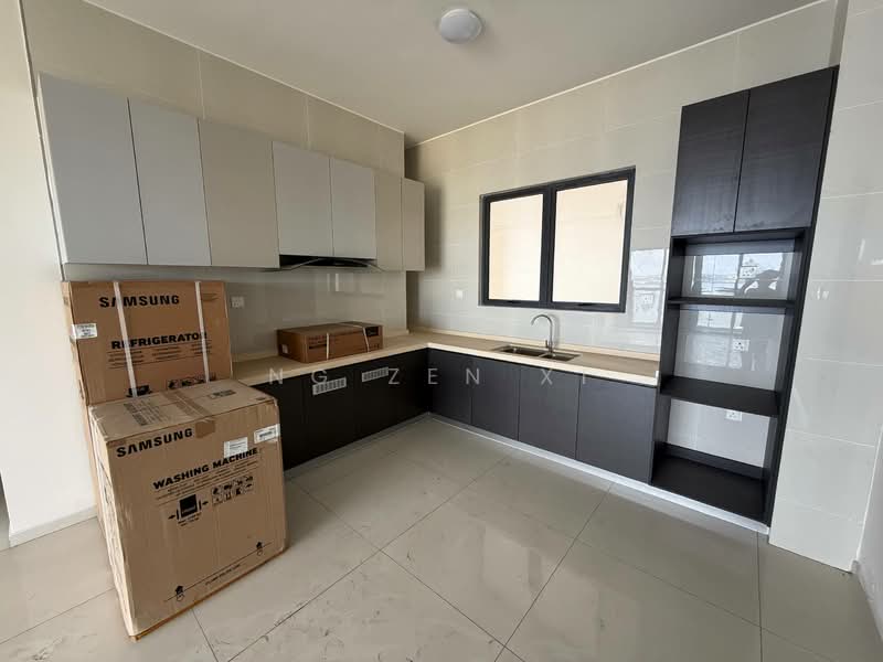Kondominium untuk Dijual di Kings Bay @ Country Garden Danga Bay - NG ZEN XI - Kitchen - PropertyGuru.com.my