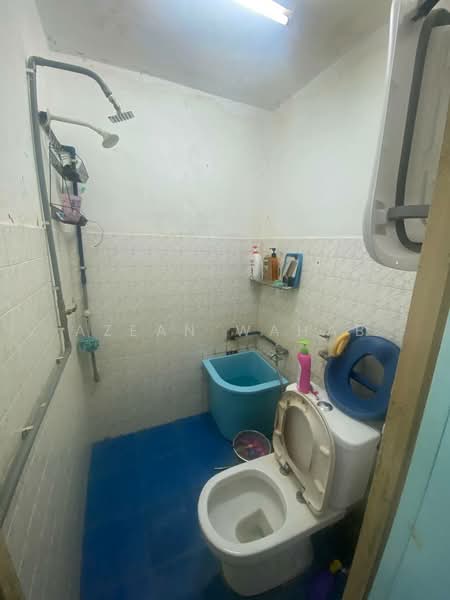 Rumah Flat untuk Disewa di Kelumpuk Sunding Malam - Azean Wahab - Bathroom - PropertyGuru.com.my