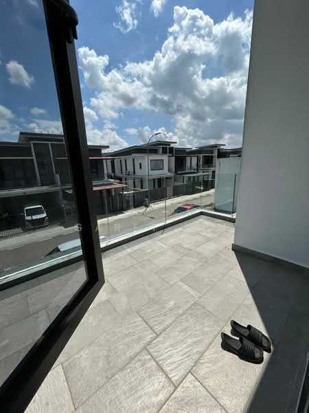 Rumah Kluster untuk Dijual di Bandar Pulai Jaya (Kulai) - Garet Lim - Balcony - PropertyGuru.com.my