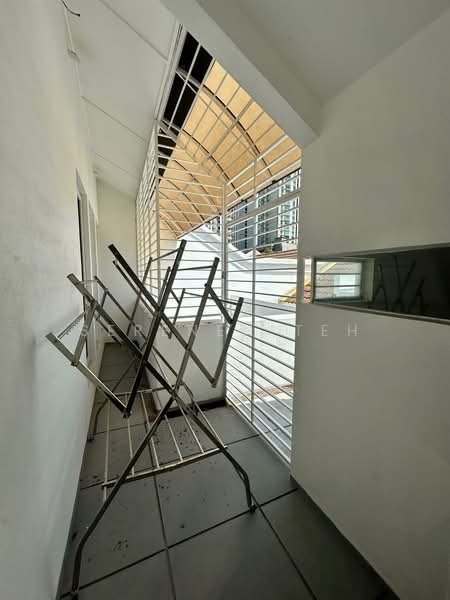 Rumah Teres 2.5 Tingkat untuk Dijual di Seri Tanjung Pinang (Tanjung Tokong) - SERENEN TEH - Balcony - PropertyGuru.com.my