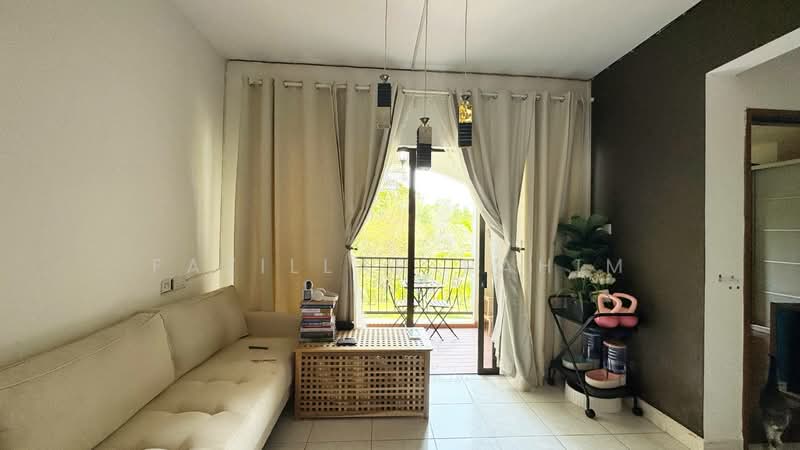 Kondominium untuk Dijual di Cyber Heights Villa - Fazillah Rahim - Living Room - PropertyGuru.com.my