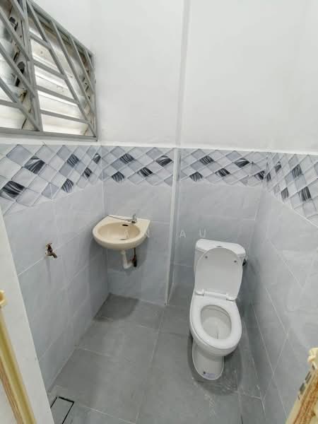 2-storey Terraced House for Sale in Bandar Seri Alam (Masai) - JAN AU - Bathroom - PropertyGuru.com.my