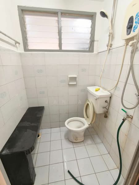 2-storey Terraced House for Sale in Bandar Seri Alam (Masai) - JAN AU - Bathroom - PropertyGuru.com.my