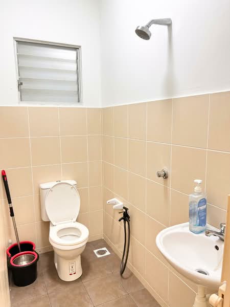 Pangsapuri untuk Disewa di Pangsapuri Seri Utama - Joey Wong - Bathroom - PropertyGuru.com.my