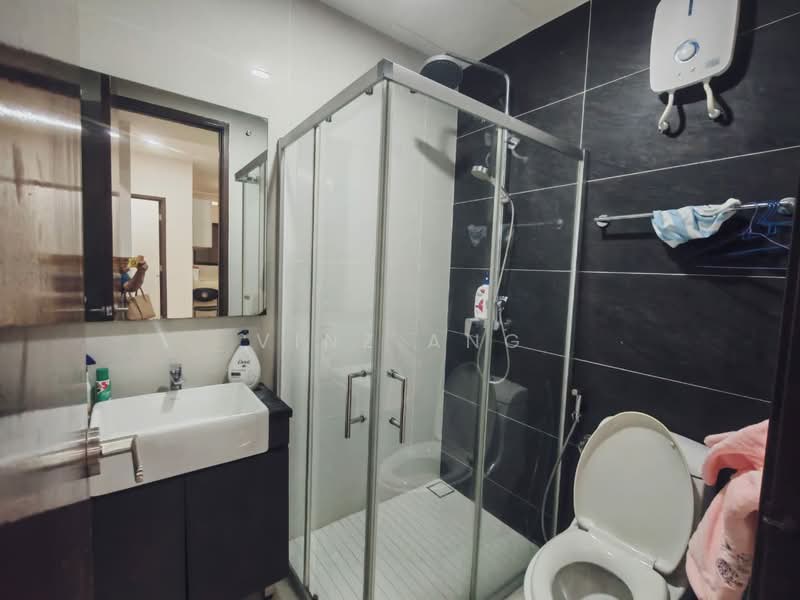 Condominium for Rent at Amberside @ Country Garden Danga Bay - Vinz Ang - Bathroom - PropertyGuru.com.my
