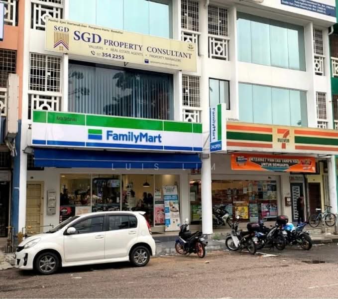 Shop for Rent in Taman Molek (Johor Bahru) - Luis Lim - Exterior - PropertyGuru.com.my