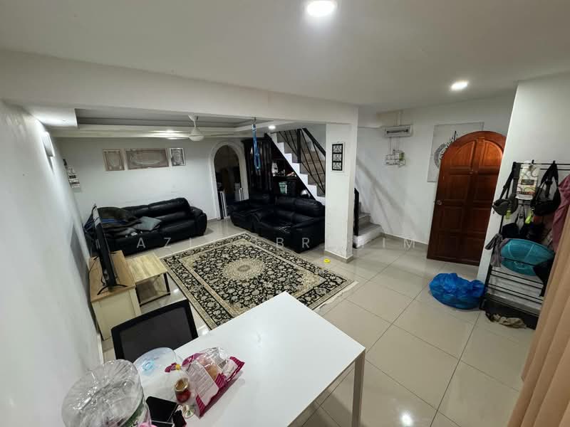 Rumah Teres 2 Tingkat untuk Dijual di Taman Bukit Anggerik (Cheras) - Azli Ibrahim - Living Room - PropertyGuru.com.my