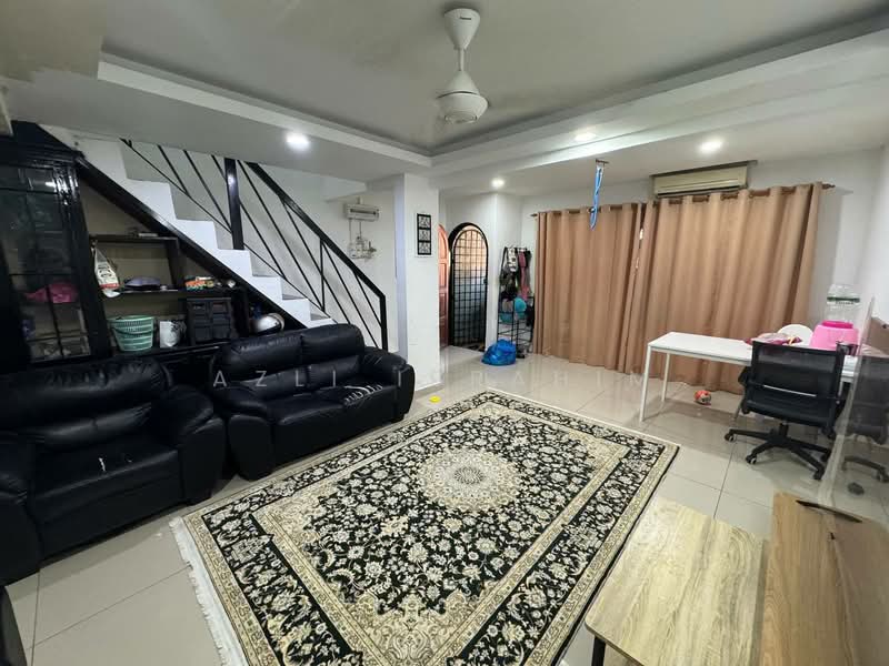 Rumah Teres 2 Tingkat untuk Dijual di Taman Bukit Anggerik (Cheras) - Azli Ibrahim - Living Room - PropertyGuru.com.my