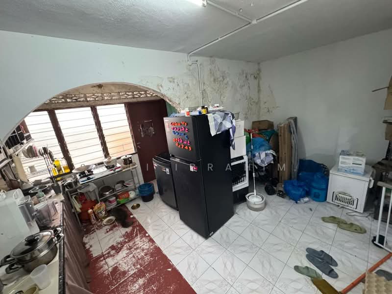 Rumah Teres 2 Tingkat untuk Dijual di Taman Bukit Anggerik (Cheras) - Azli Ibrahim - Kitchen - PropertyGuru.com.my