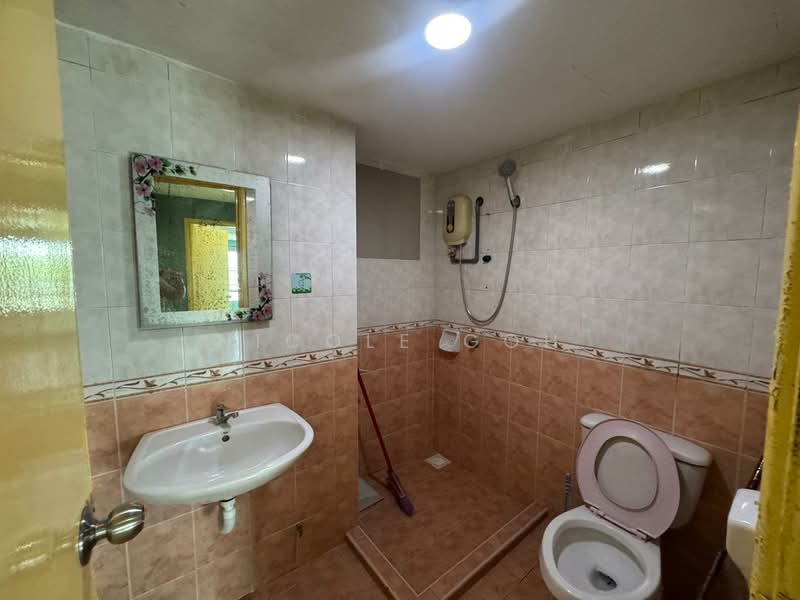 Condominium for Sale at Idaman Puteri - Nicole Goh - Bathroom - PropertyGuru.com.my