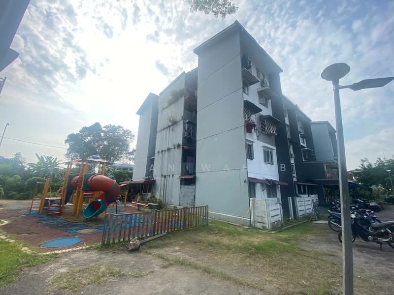 Rumah Flat untuk Dijual di Kelumpuk Sunding Malam - Azean Wahab - Exterior - PropertyGuru.com.my