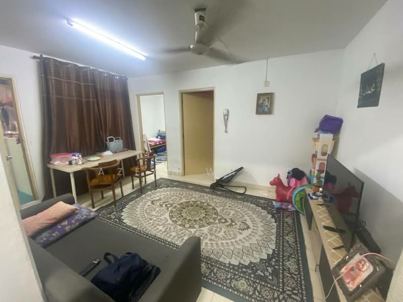 Rumah Flat untuk Dijual di Kelumpuk Sunding Malam - Azean Wahab - Living Room - PropertyGuru.com.my