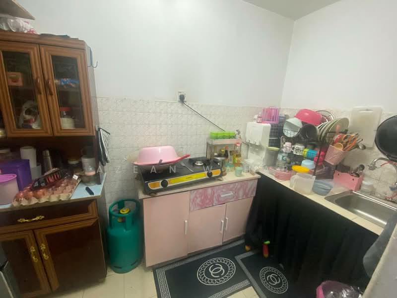 Rumah Flat untuk Dijual di Kelumpuk Sunding Malam - Azean Wahab - Kitchen - PropertyGuru.com.my