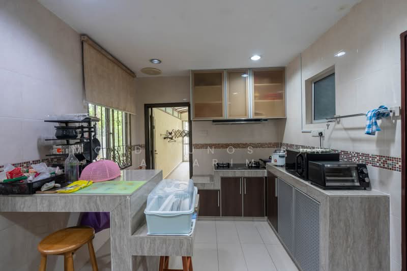 Semi-Detached House for Sale in Taman Setia 2 (Balakong) - Mohd Yunos Bin A.Karim - Kitchen - PropertyGuru.com.my