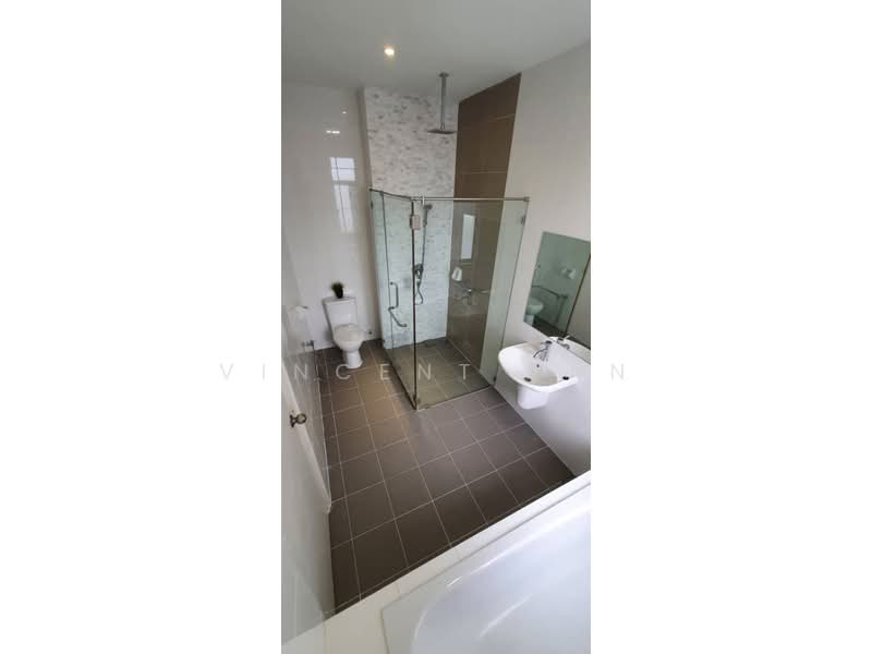 3-storey Terraced House for Rent in Tanjung Bungah (Penang) - Vincent Tan - Bathroom - PropertyGuru.com.my