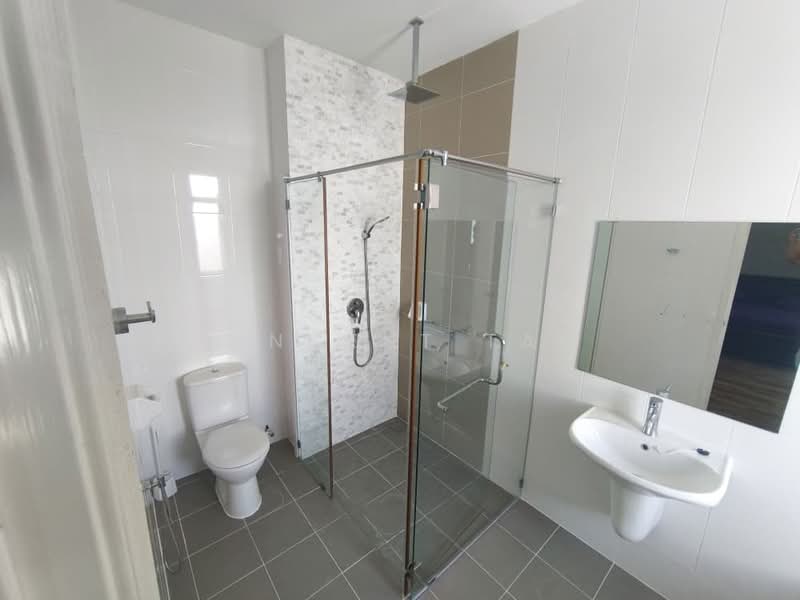 3-storey Terraced House for Rent in Tanjung Bungah (Penang) - Vincent Tan - Bathroom - PropertyGuru.com.my