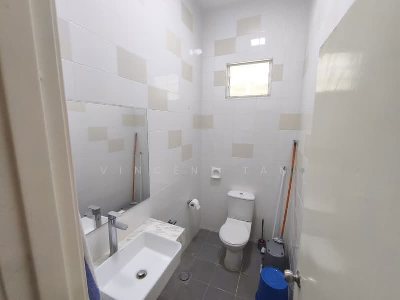 3-storey Terraced House for Rent in Tanjung Bungah (Penang) - Vincent Tan - Bathroom - PropertyGuru.com.my